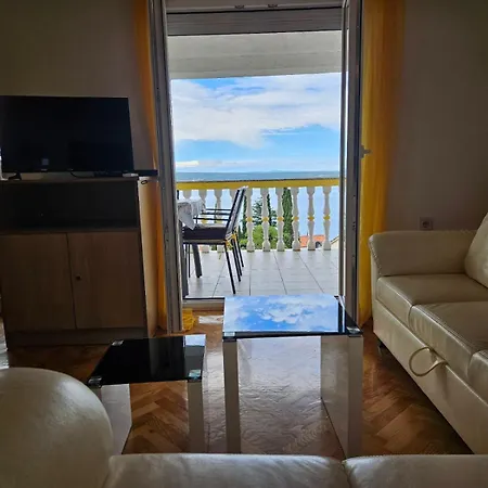 アパート Stefica