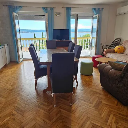 アパート Stefica